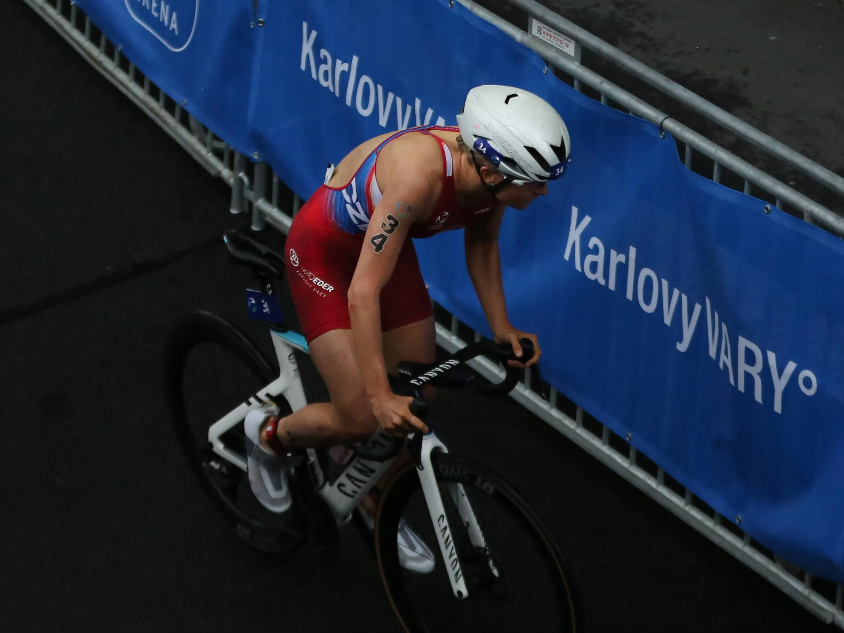 Heidi Jurankova racing